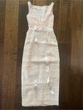 Vintage 1960’s handmade pale pink maxi floor length dress w sacalloped lace